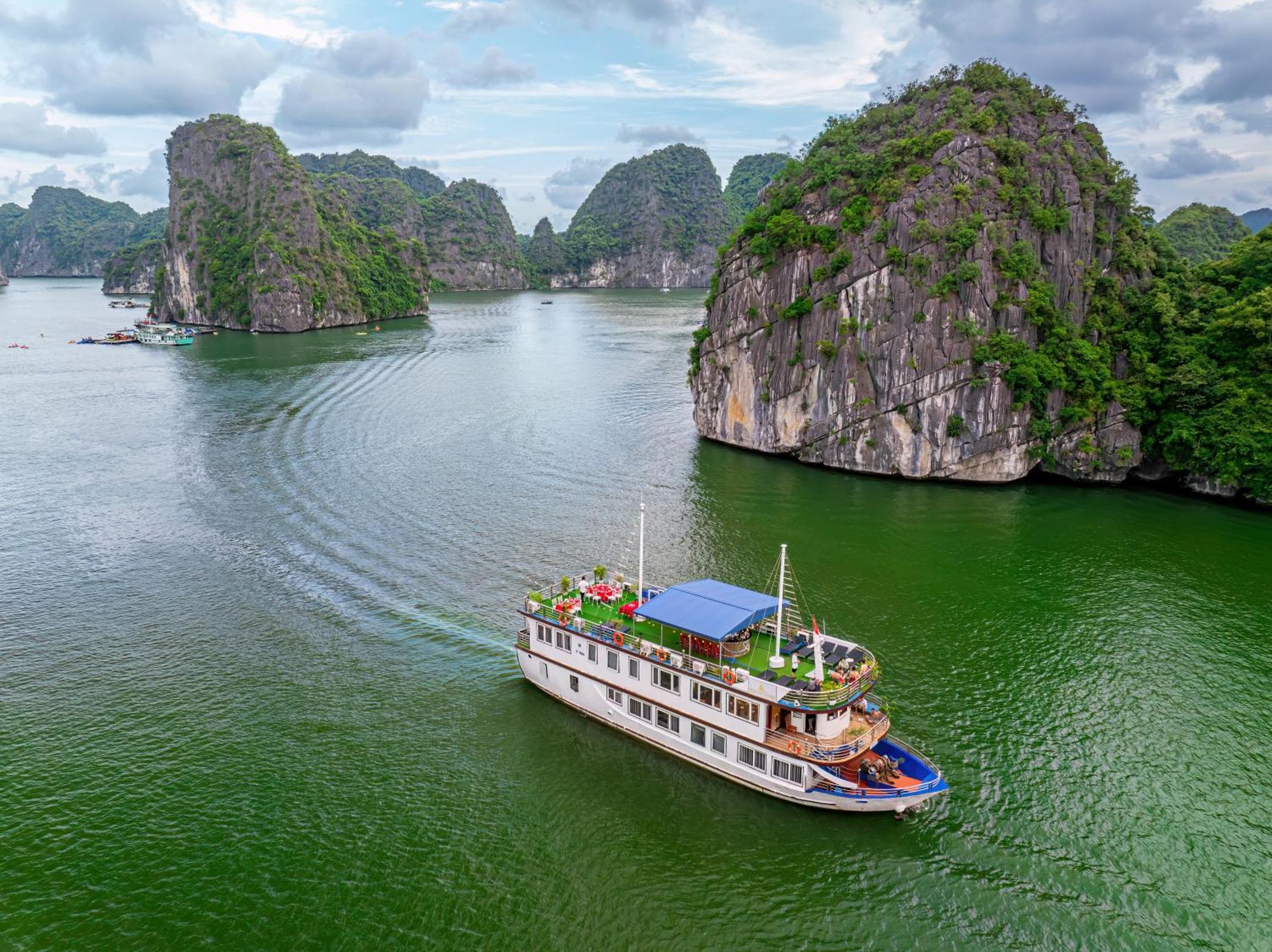Hotel Sunlight Cruise Ha Long Exterior foto