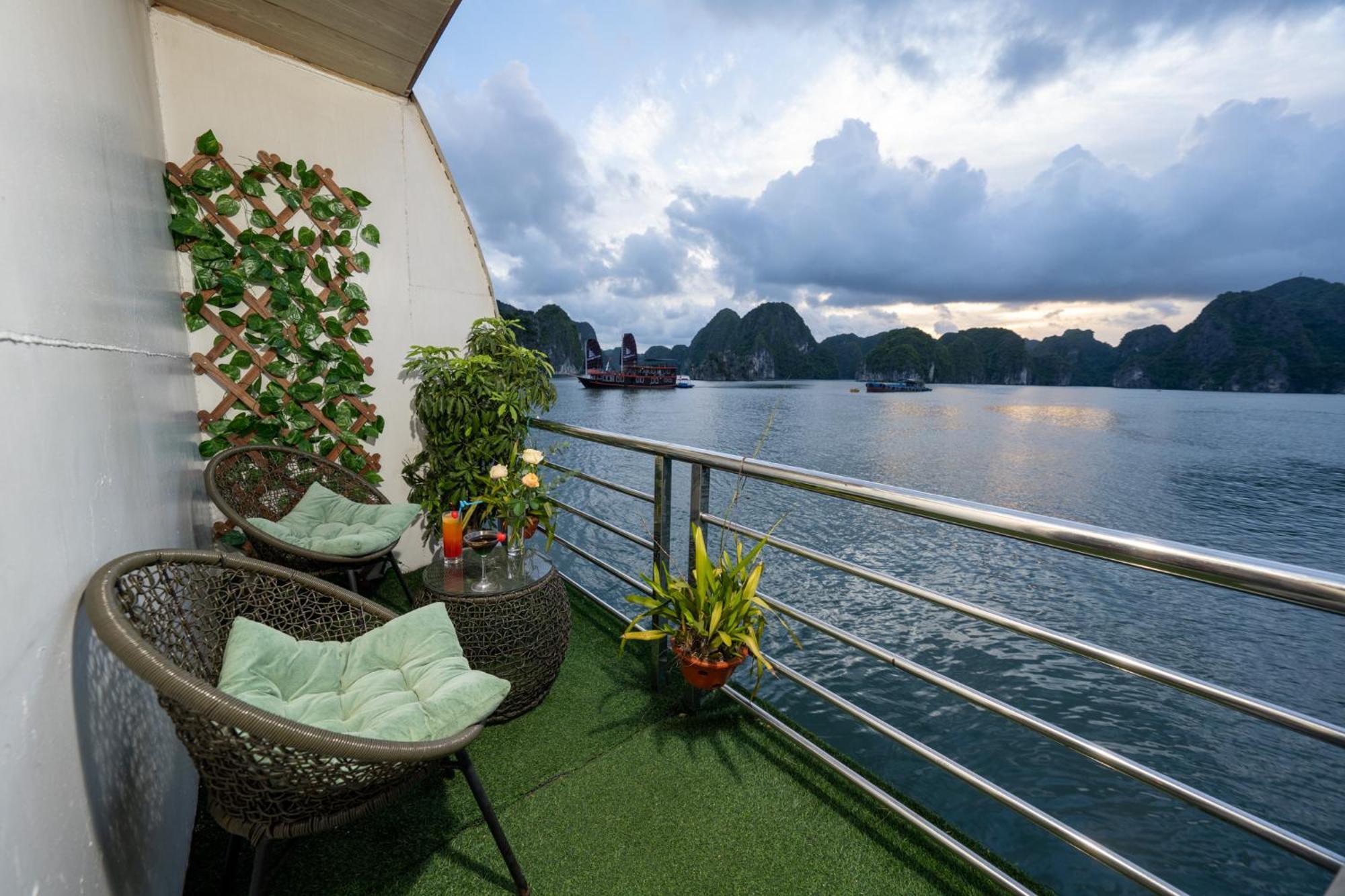 Hotel Sunlight Cruise Ha Long Exterior foto