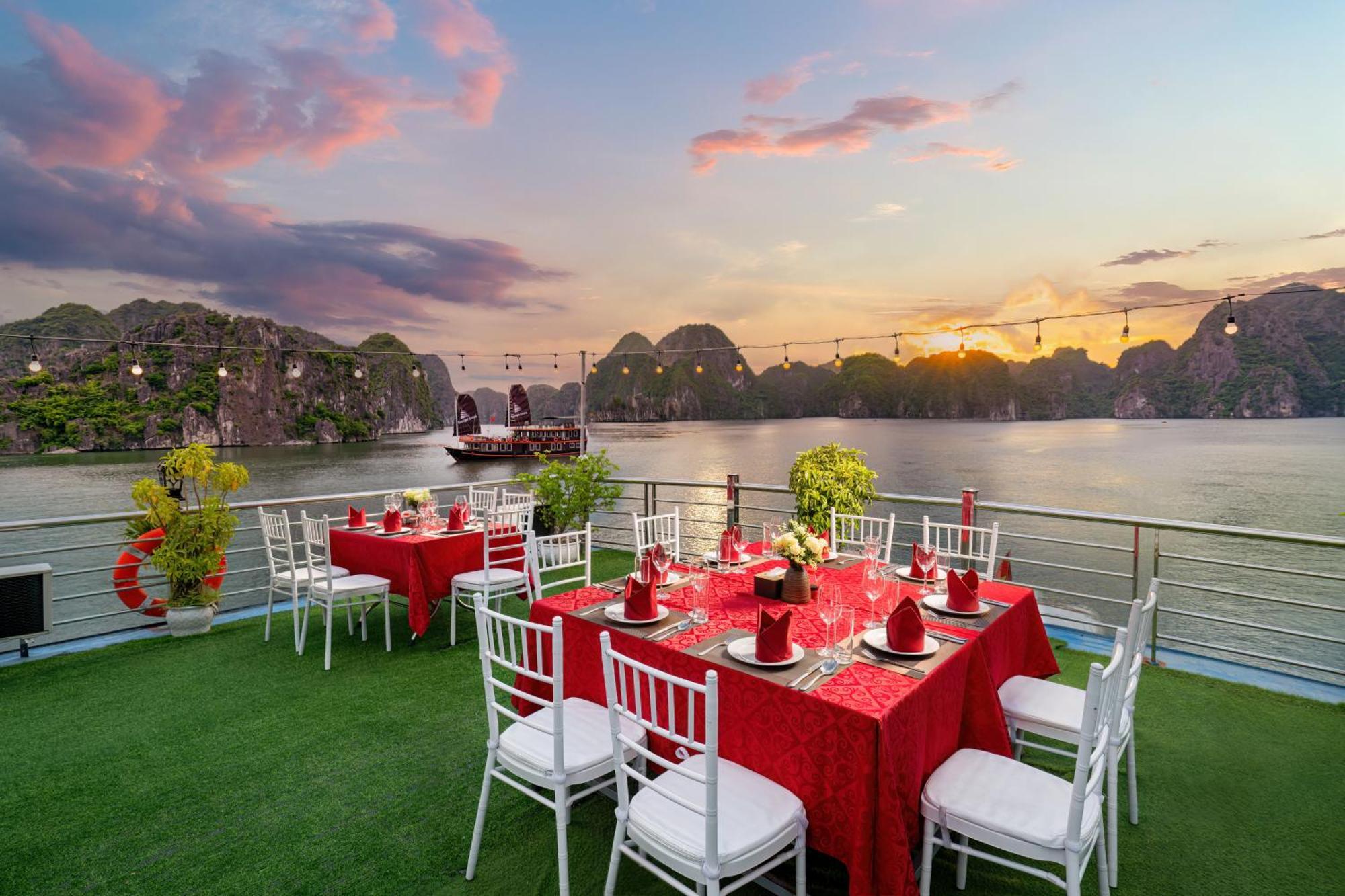 Hotel Sunlight Cruise Ha Long Exterior foto